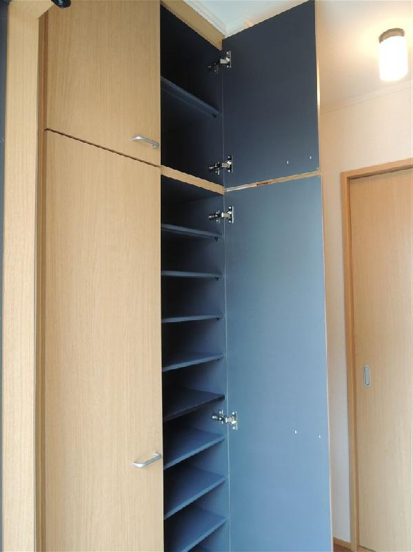 靴箱（101参照）