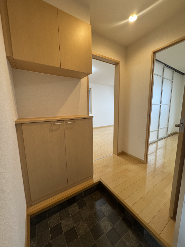 クレセオ ヴェントーの玄関