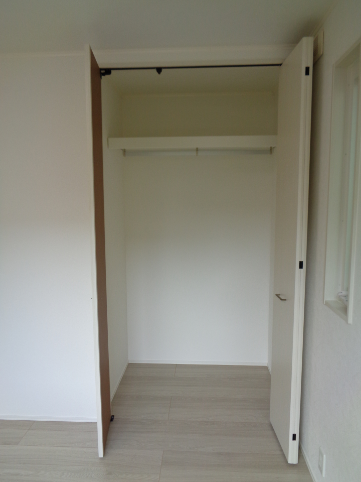 ルリアン縁の収納