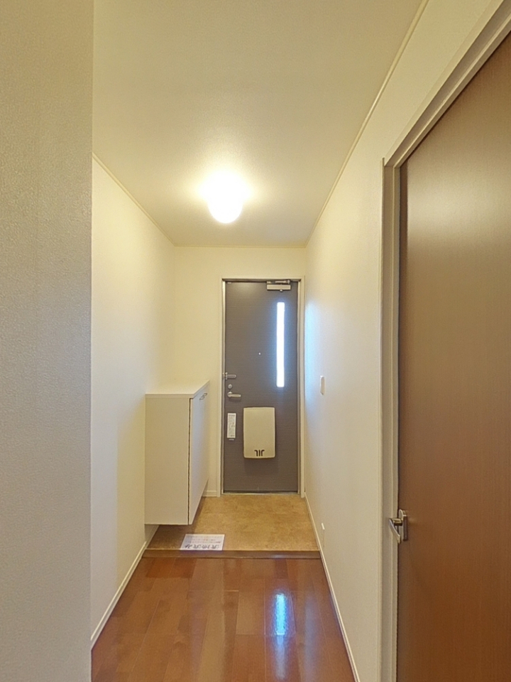 ブランドールAの玄関