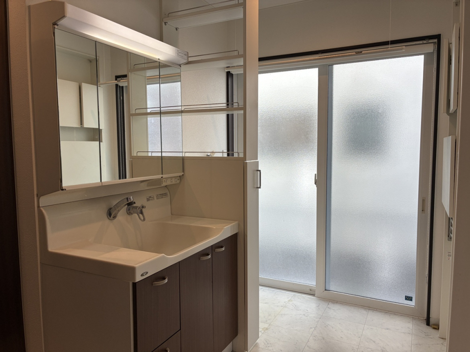 鹿谷町貸家の画像