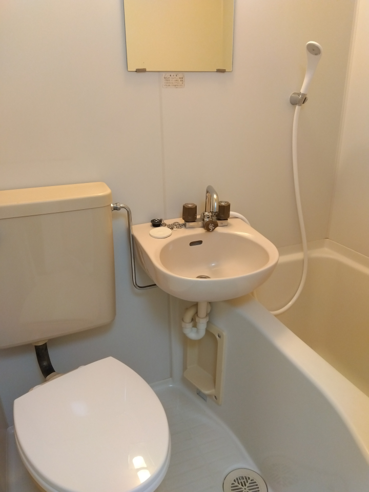 他の同型の部屋の写真です。現状有姿。