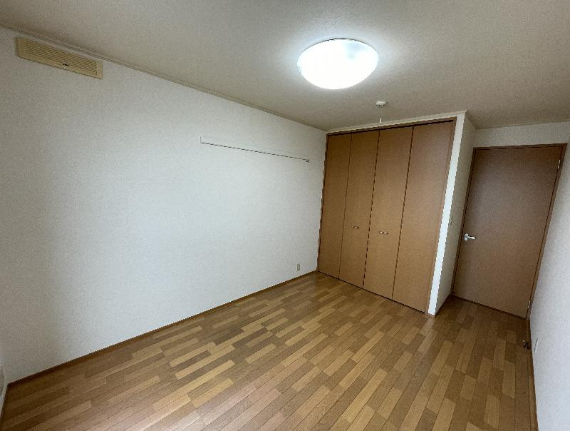 ロイヤル宝田の寝室