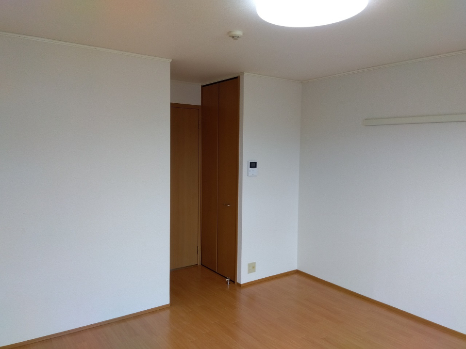 家具の配置がしやすいシンプル設計。