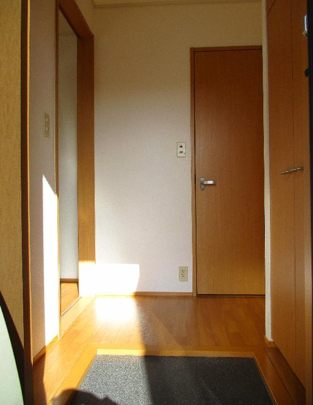 玄関：101写真参照