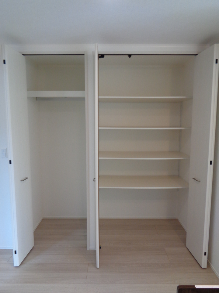 ルリアン縁の収納