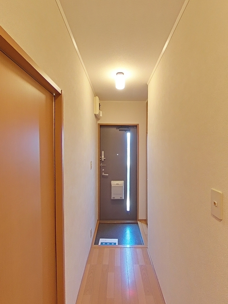 廊下から見た玄関
