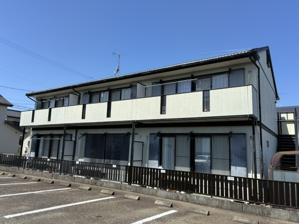 ブルーウッド 102号室の外観