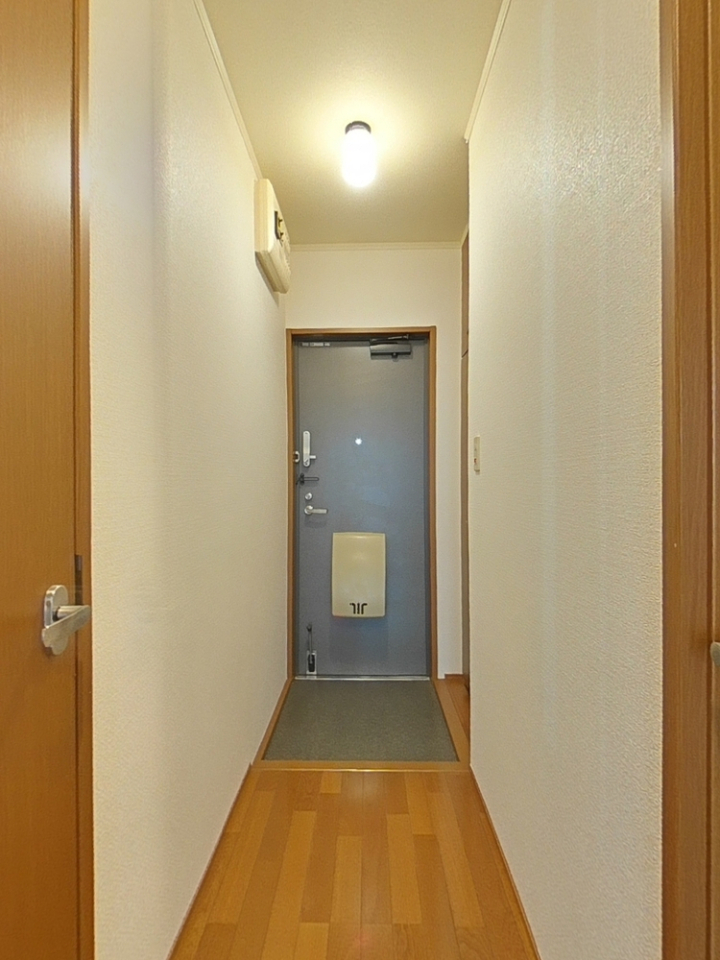 レスポワールCの玄関