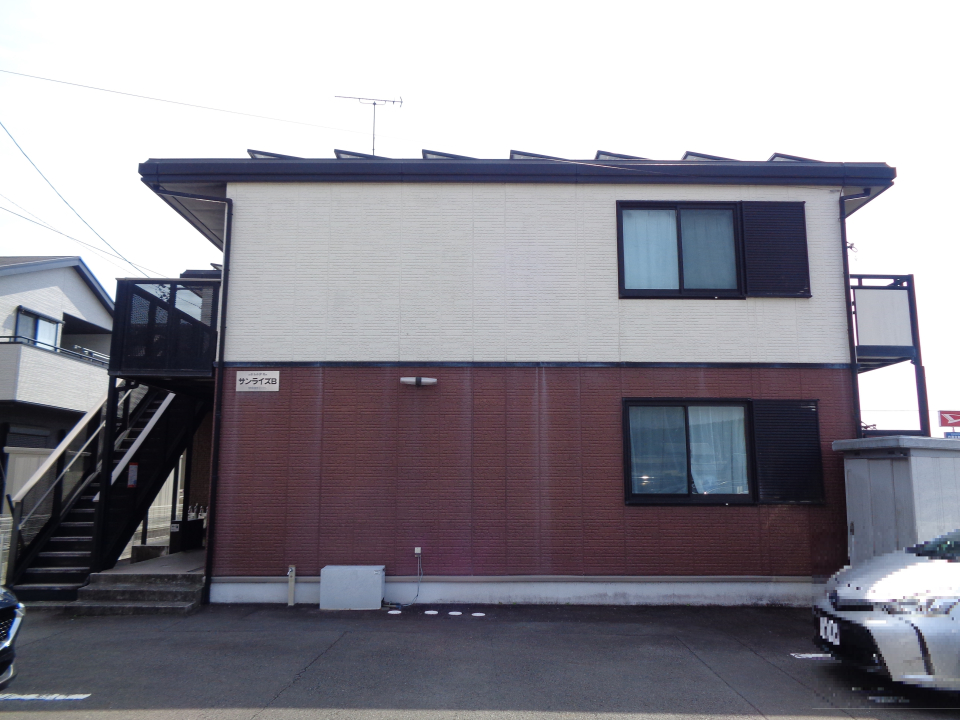 サンライズB 101号室の外観