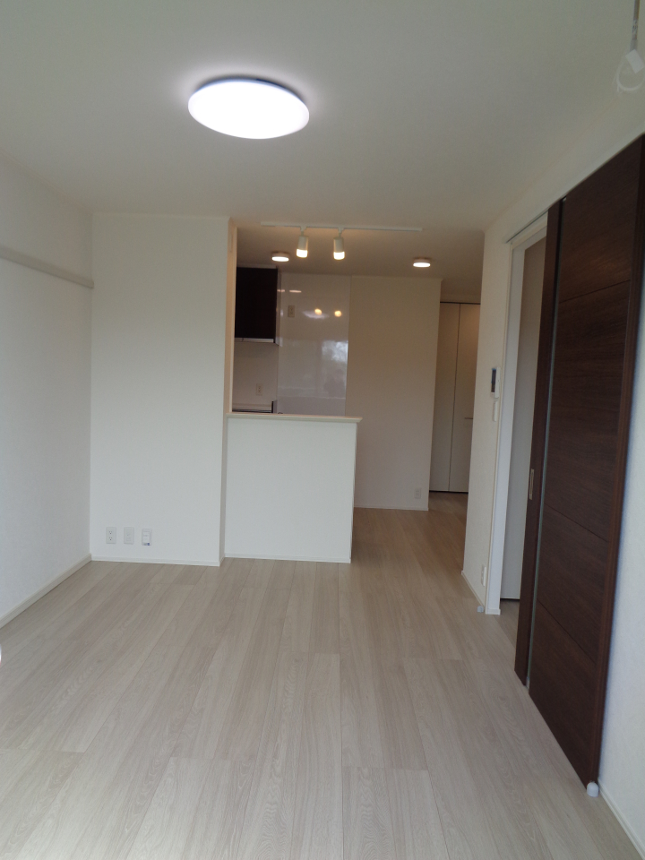 ルリアン縁のリビング