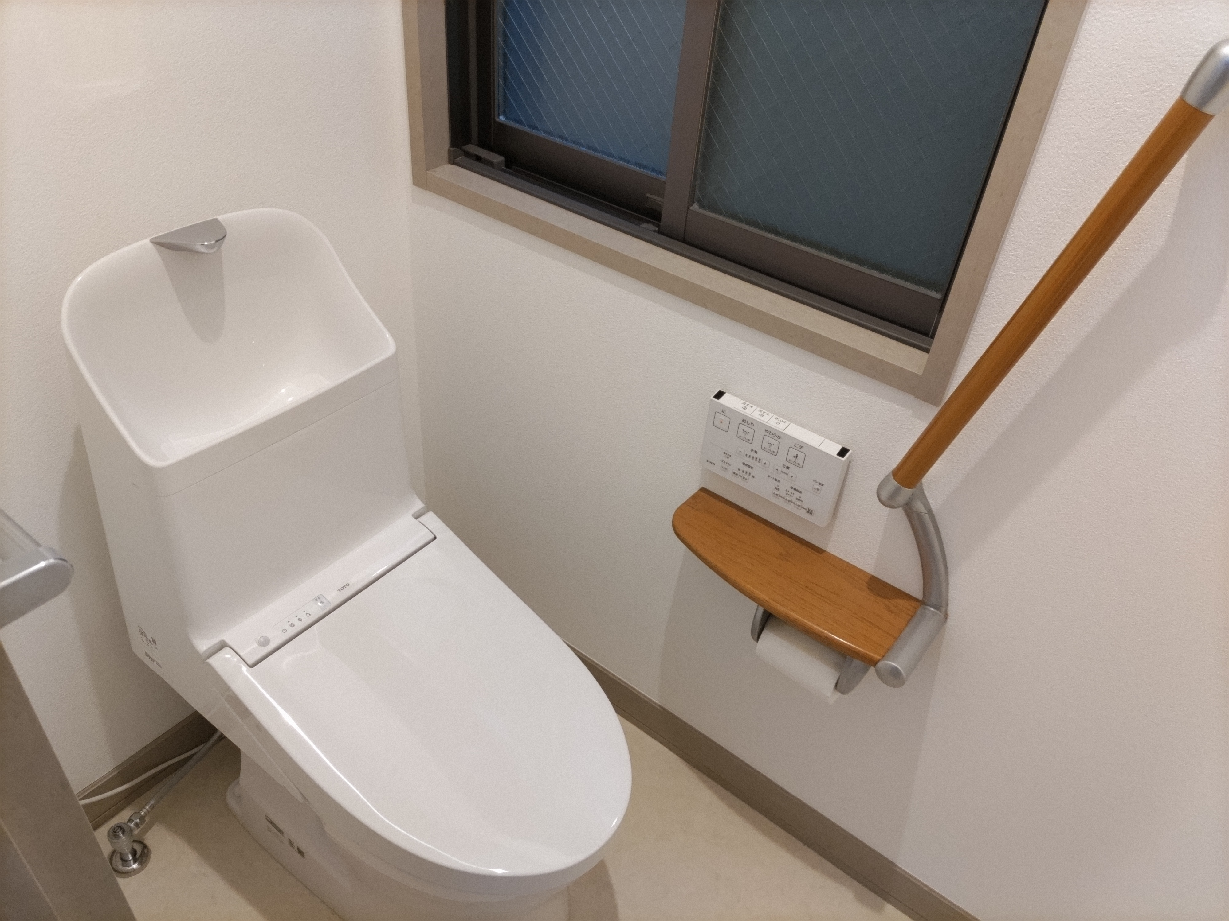 鷹匠3丁目戸建のトイレ