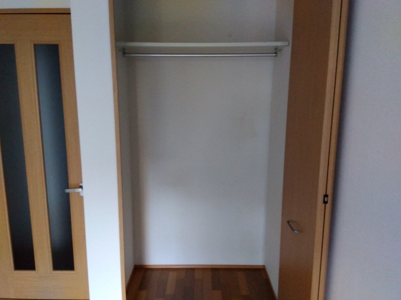 同物件内左右反転の部屋の写真です。現状有姿となります。