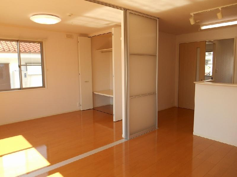 ラヴィエールBのリビング