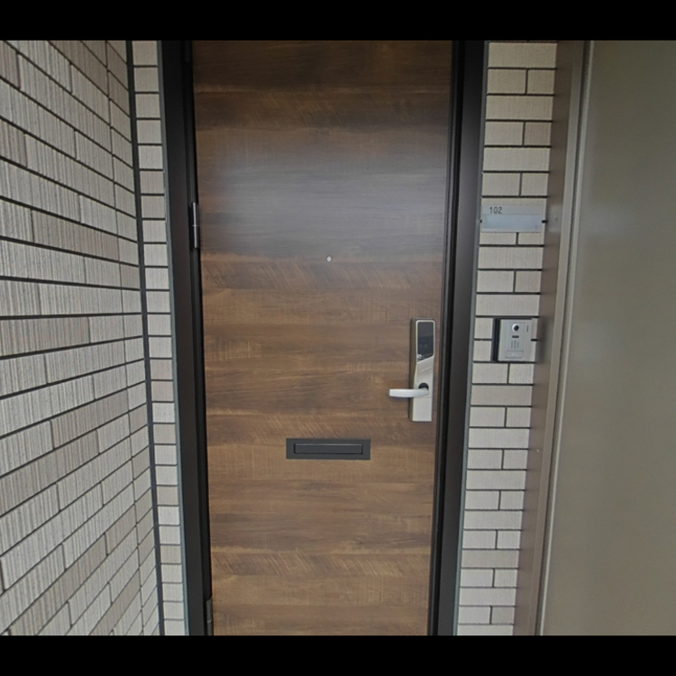 Forest伏見Bの玄関