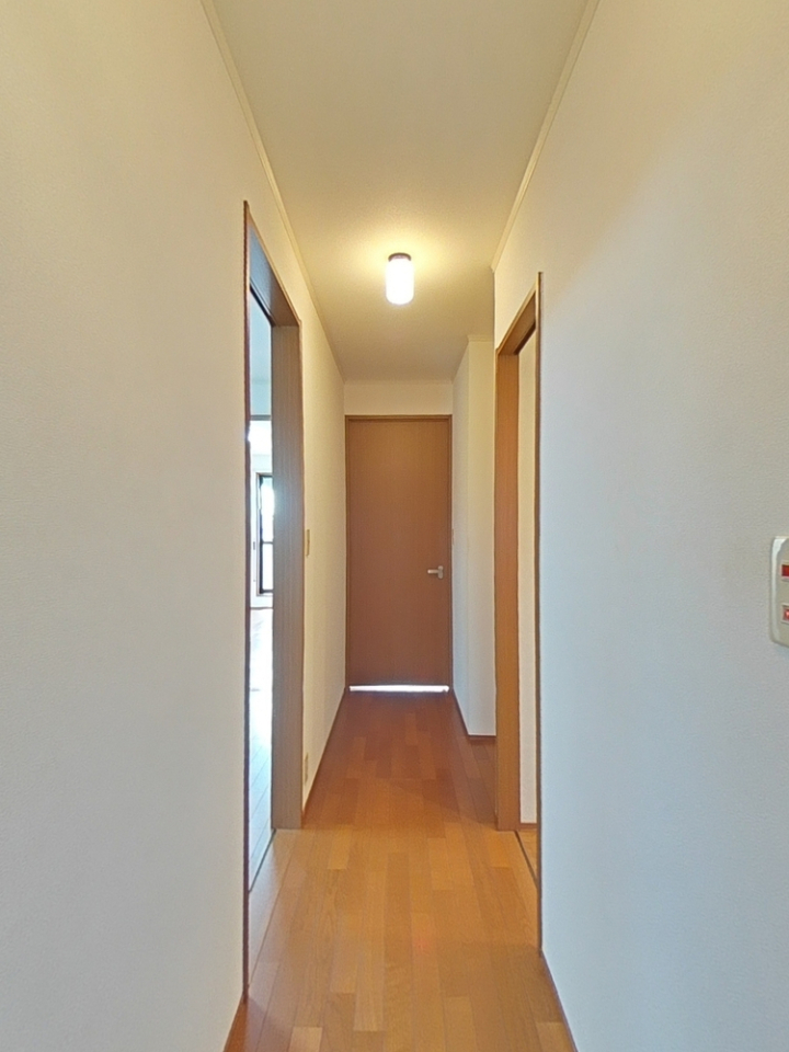 パストラルヒデ壱番館の玄関