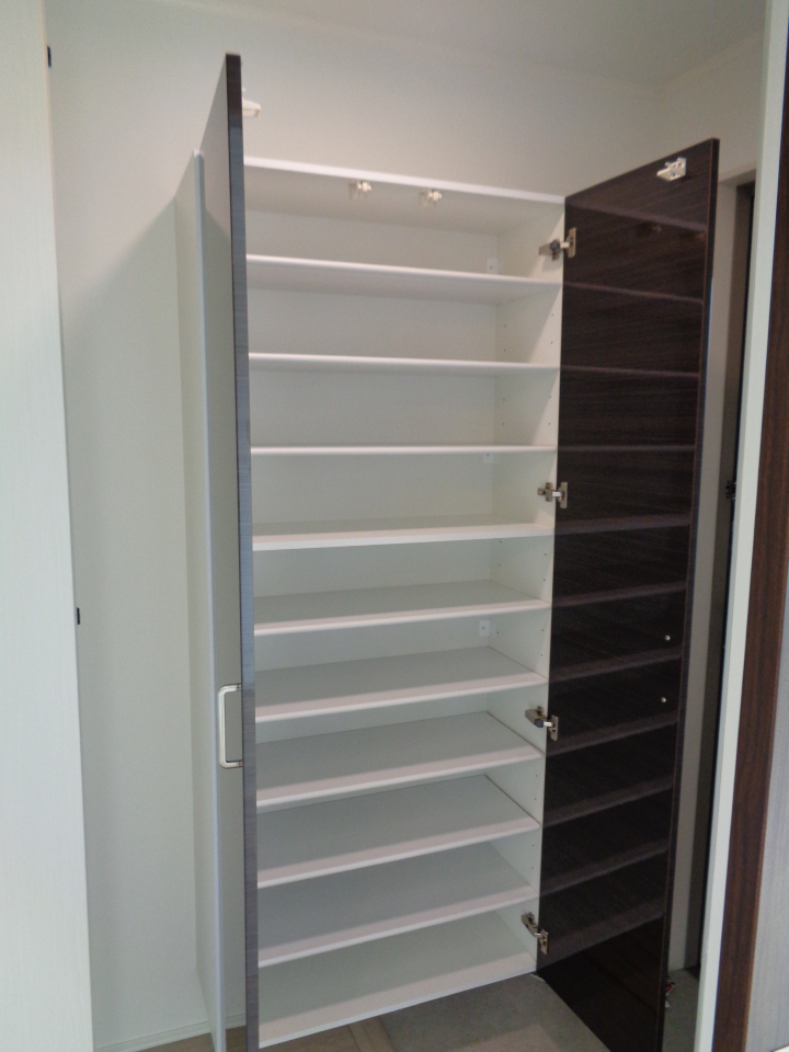 ルリアン縁の収納