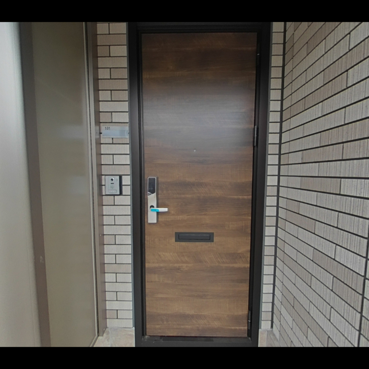 Forest伏見Bの玄関
