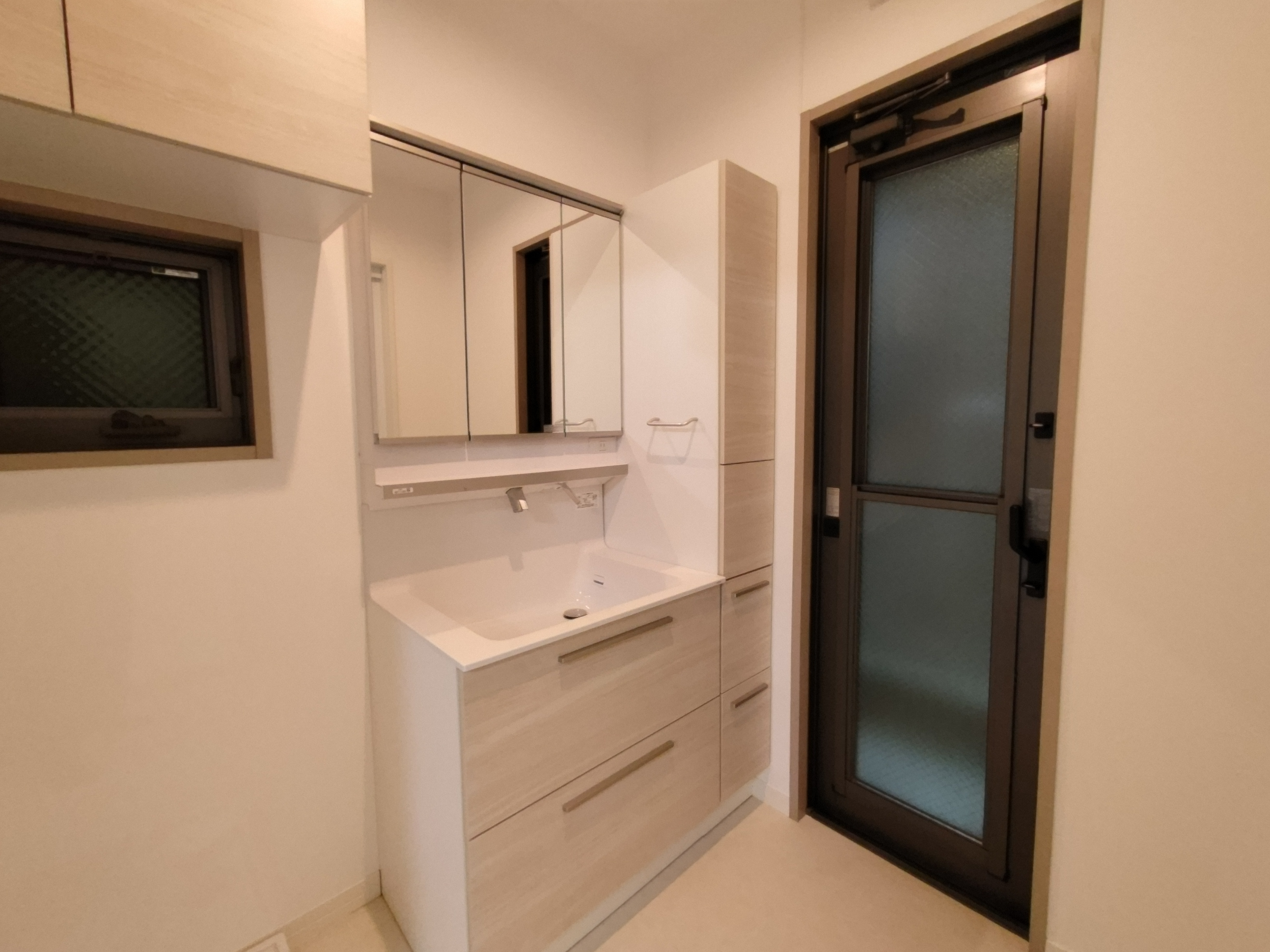 鷹匠3丁目戸建の洗面所