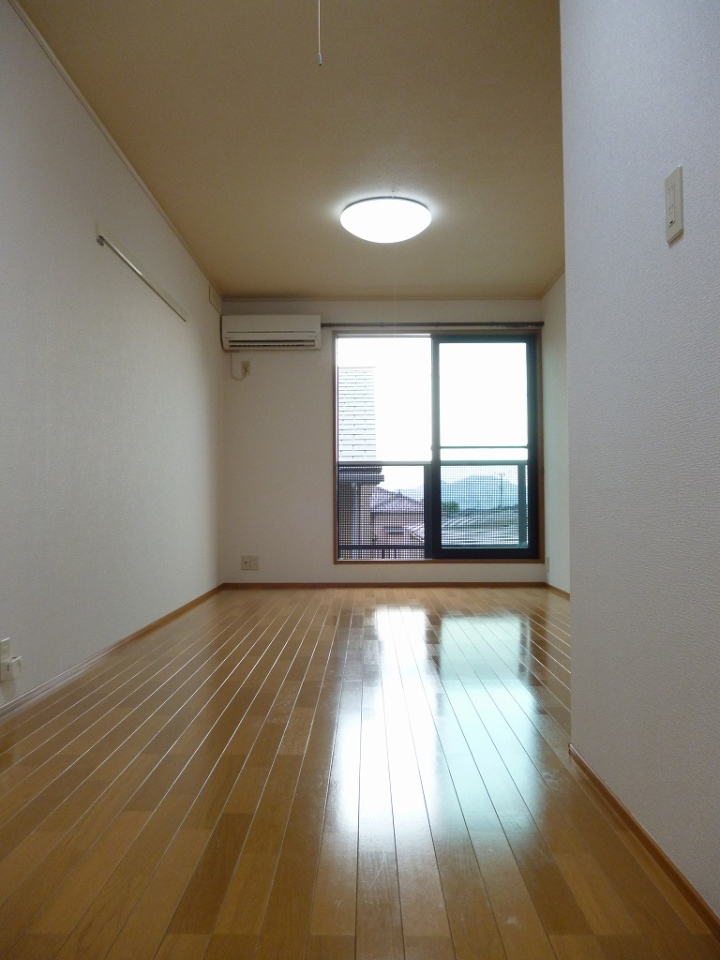 ロイヤル宝田のリビング