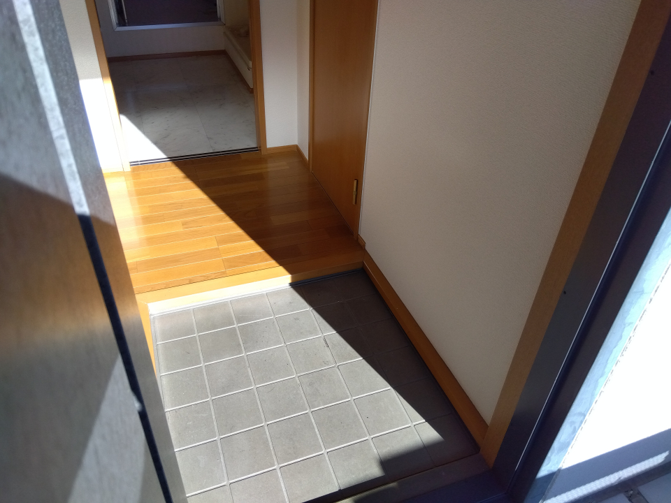 大岩B4の玄関