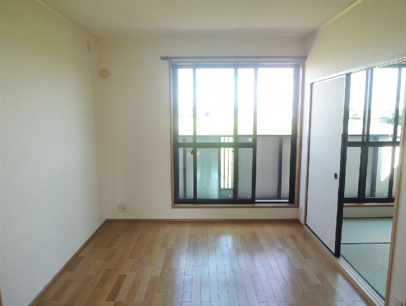 ピアチェーレ　洋室南