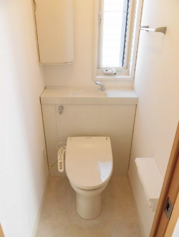 伝法戸建のトイレ