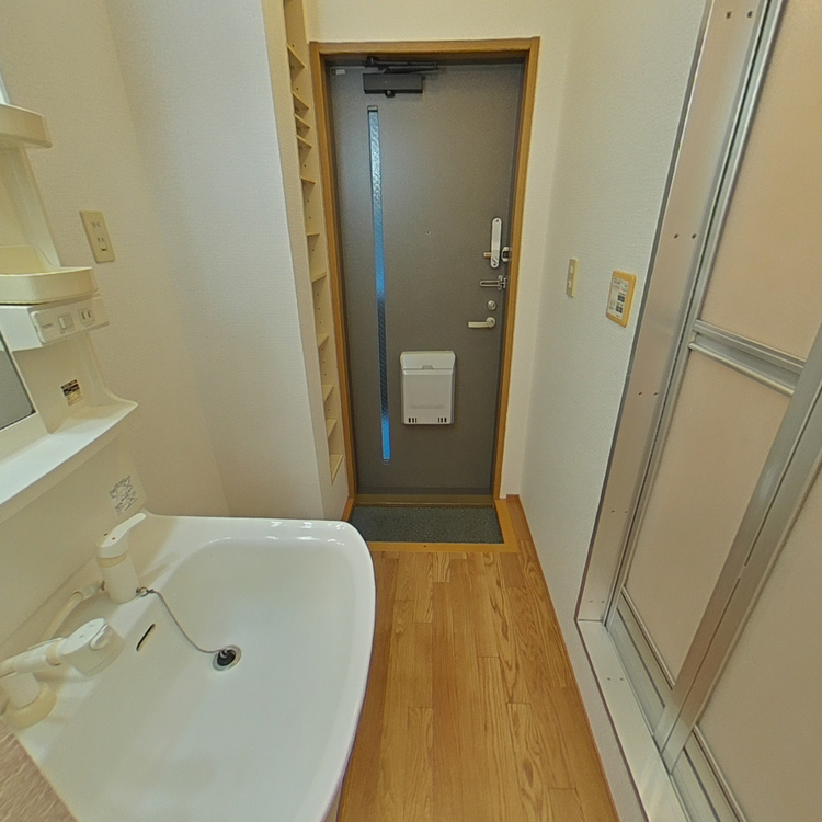 エスコート竹原Bの玄関